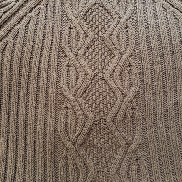 Liz Claiborne Cable Knit Sweater - EUC - Picture 7 of 11